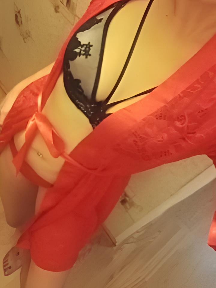 Кира привлекательная девушка из Новая чара цена от 3000 руб