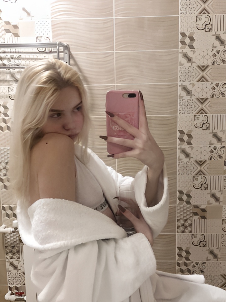 Юля привлекательная девушка из Новая чара цена от 4000 руб