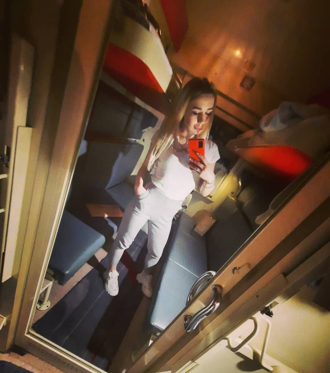 Надежда привлекательная девушка из Новая чара цена от 3500 руб