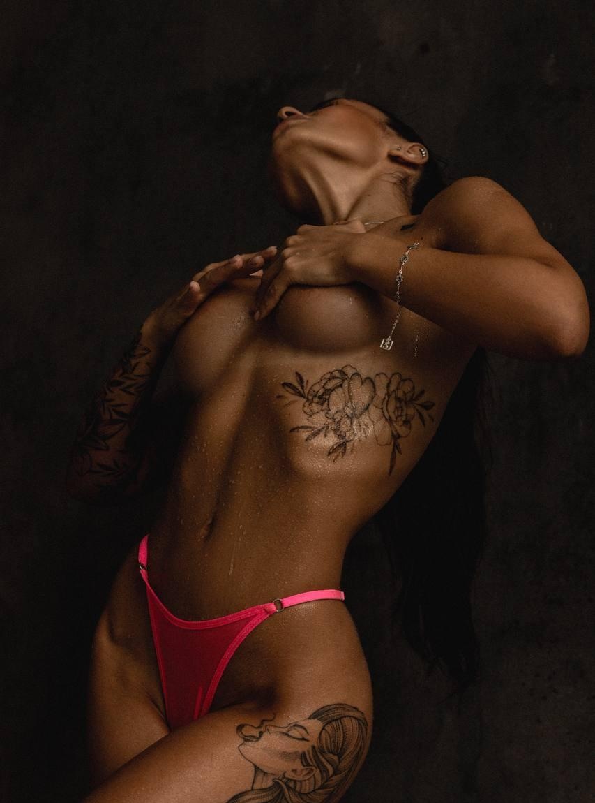 Юлька привлекательная девушка из Новая чара цена от 11000 руб